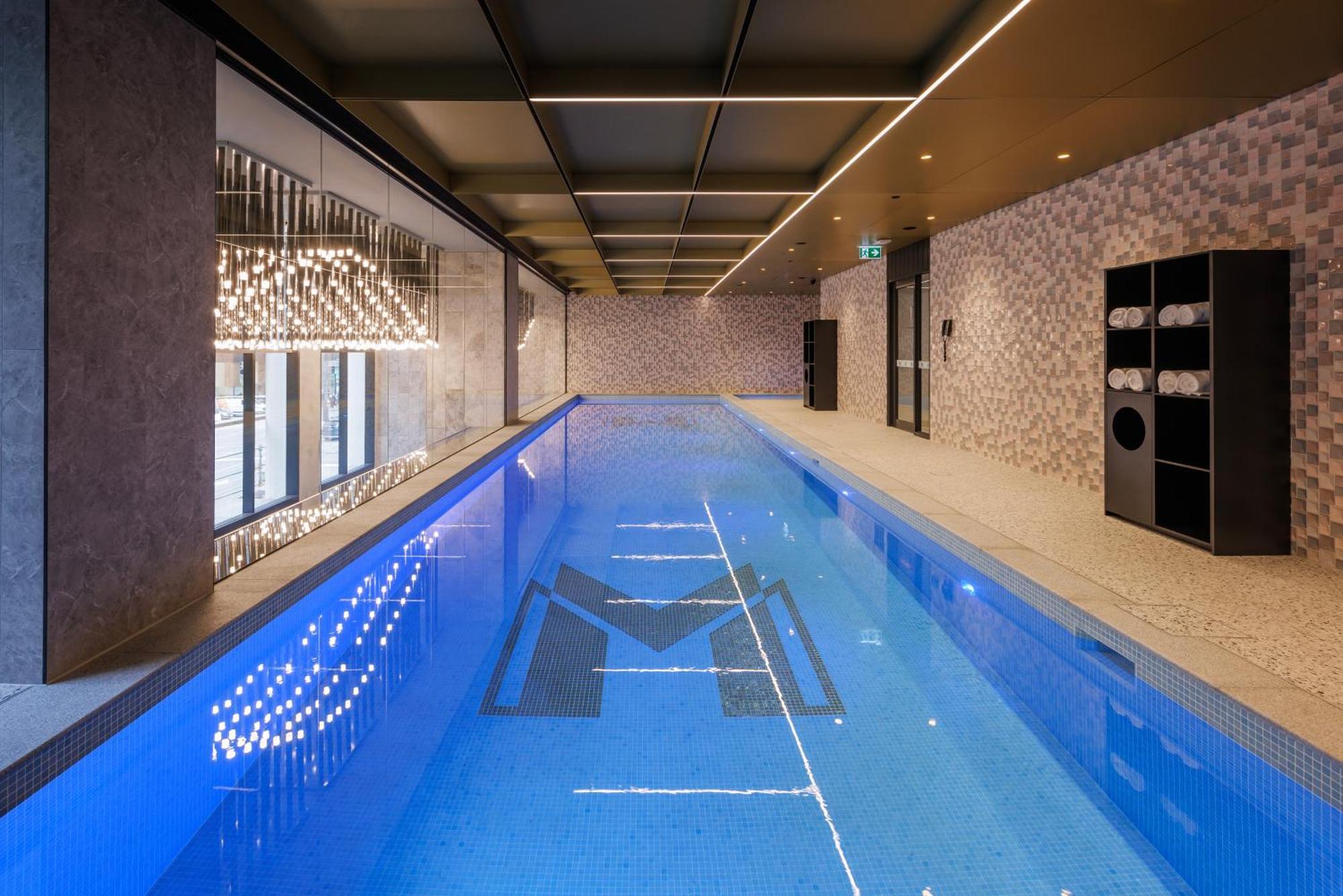 Meriton Suites Μελβούρνη Εξωτερικό φωτογραφία The pool at the 2017 edition of the 100 Best Hotel & Spa Design Awards