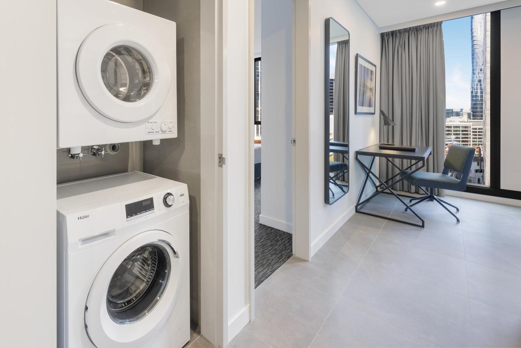 Meriton Suites Μελβούρνη Εξωτερικό φωτογραφία Laundry facilities in a typical apartment